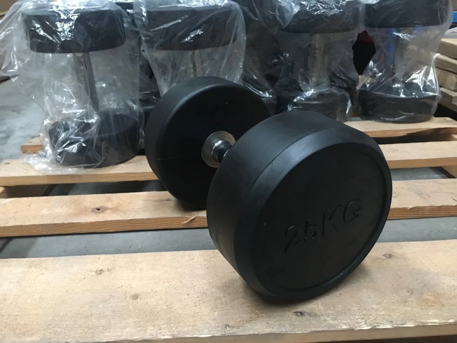 Plain Black PU Rubber-Coated Commercial Dumbbells, Sold In Pairs (Style 3) 1 Plain Black PU Rubber-Coated Commercial Dumbbells, Sold In Pairs (Style 3)